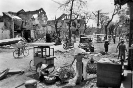 Hué, Vietnam, 1968. Après la bataille, la ville est presque entièrement détruite.