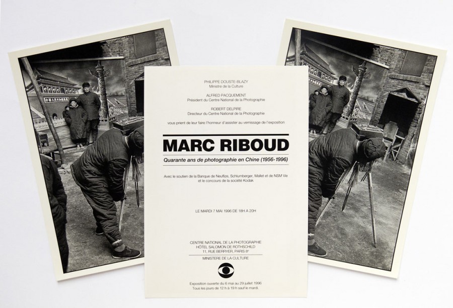 Carton d'invitation de l'exposition "Quarante ans de photographie en Chine (1956-1996)" au Centre national de la Photographie, Paris, 1996