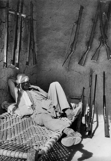 Weapon factory at the border between Afghanistan and Pakistan, 1956