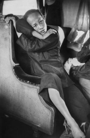 Femme dans le train, janvier 1957