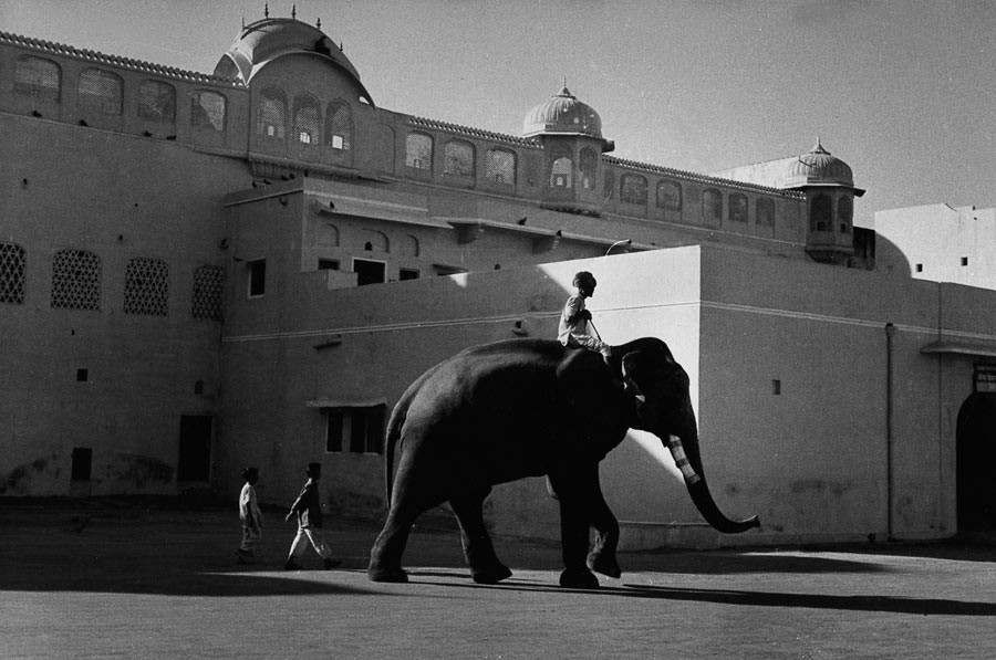 In front of Jaipur palace, 1956
