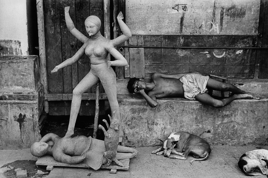 Preparation of Kali festival, Calcutta, 1956