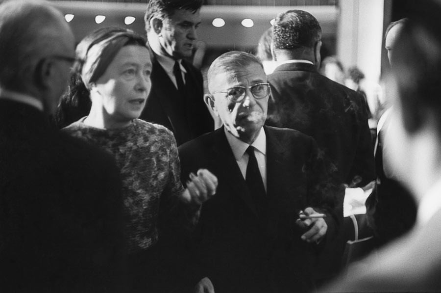 Simone de Beauvoir et Jean-Paul Sartre au Tribunal Russell, Stockholm, 1967