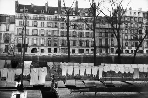 Drying clothes in front of île Saint-Louis, 1953