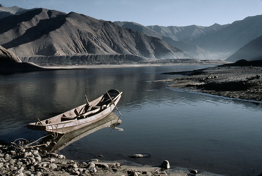 Yamdrok Tso Lake, 1985