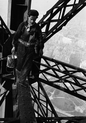 Painter of the Eiffel tower (variante), Paris, 1953