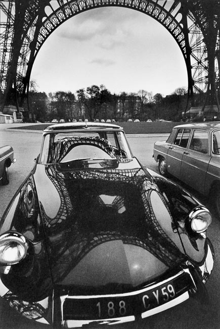 Reflection of the Eiffel tower on a DS car body, Paris, 1964