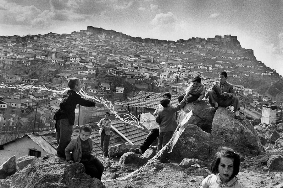 Enfants jouant au cerf-volant, Ankara, 1955